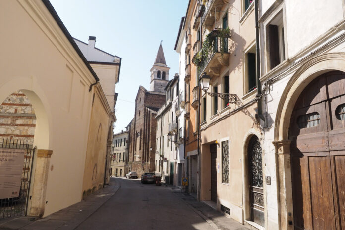 Contrà Oratorio dei Servi per Compagnia del Santissimo Crocefisso