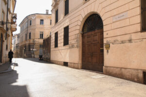 Contrà Pasini in onore fratelli Valentino e Lodovico col nipote Eleonoro