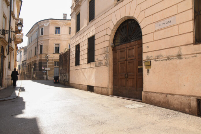 Contrà Pasini in onore fratelli Valentino e Lodovico col nipote Eleonoro