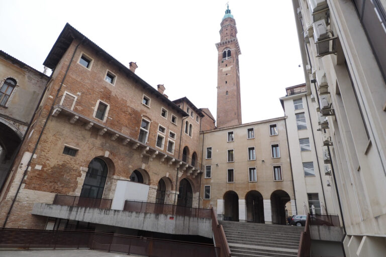 “Toponimi vicentini narrati da Luciano Parolin”: Corte dei Bissari, una delle famiglie più potenti di Vicenza, già chiamata cortile del Tribunale