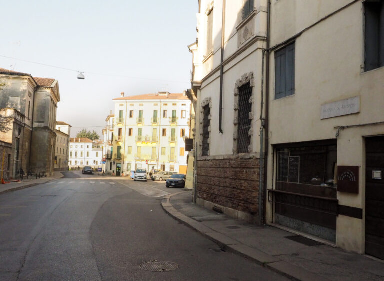 “Toponimi vicentini narrati da Luciano Parolin”: Piazzola San Giuseppe, da un sacello che esisteva lungo il muro del Palazzo Nizzero Dalle Ore