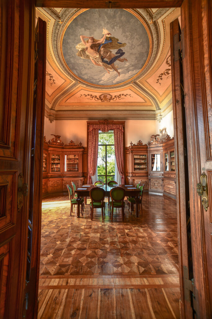 Un ambiente della villa di Lonigo