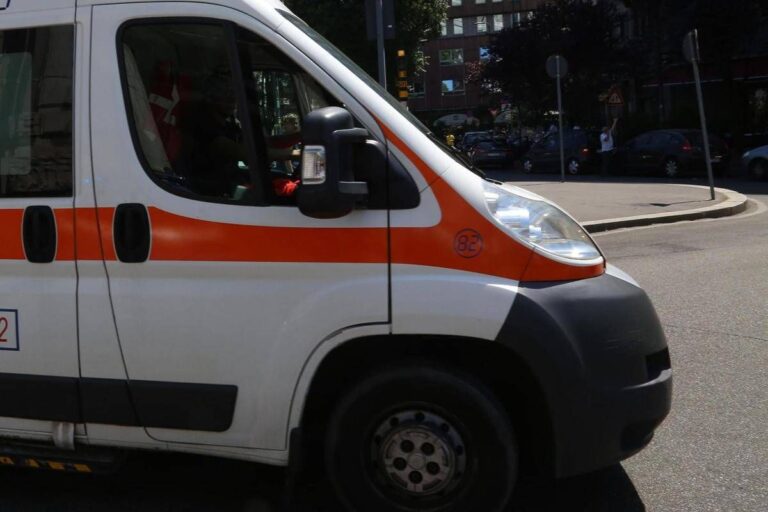 Tenta di dare fuoco all’ex moglie con alcool e accendino: arrestato a Bari