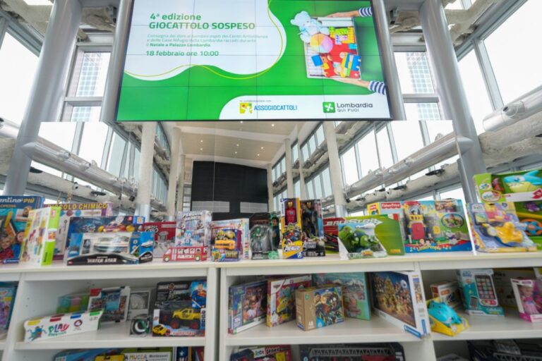 Lombardia, giocattoli sospesi donati ai bimbi delle case rifugio