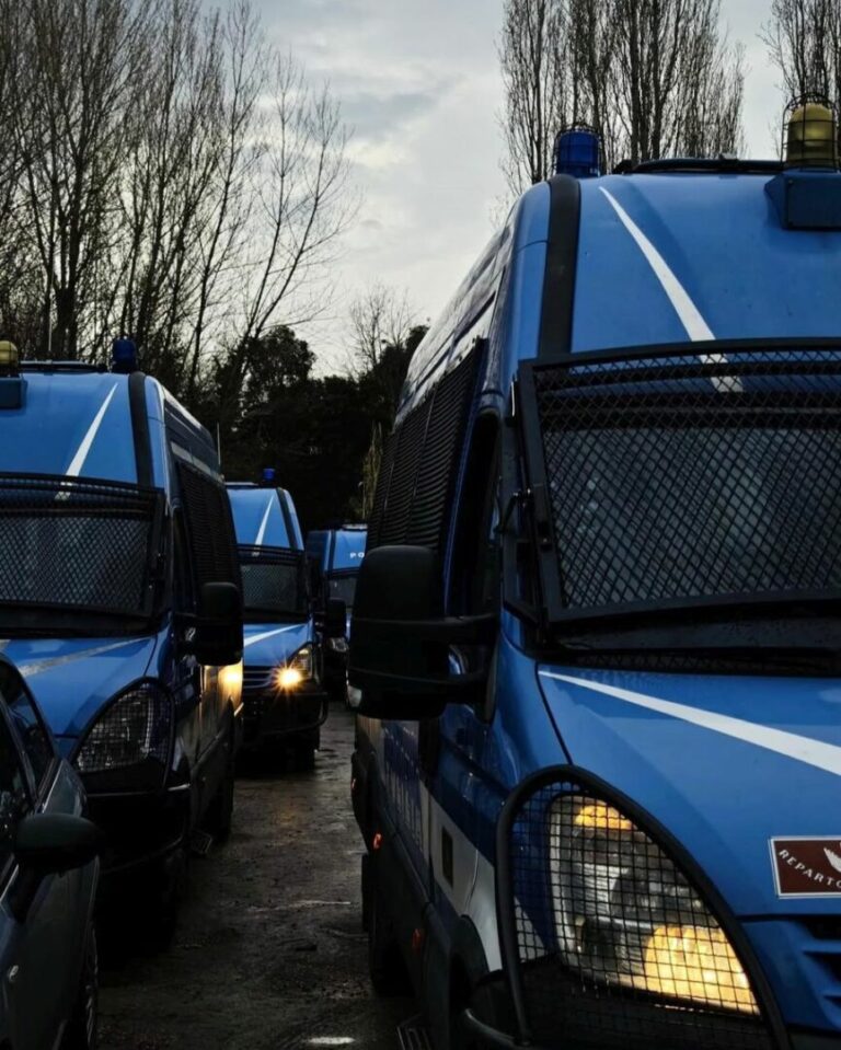 Roma, accoltella agente dopo aver rubato al supermarket. Arrestato