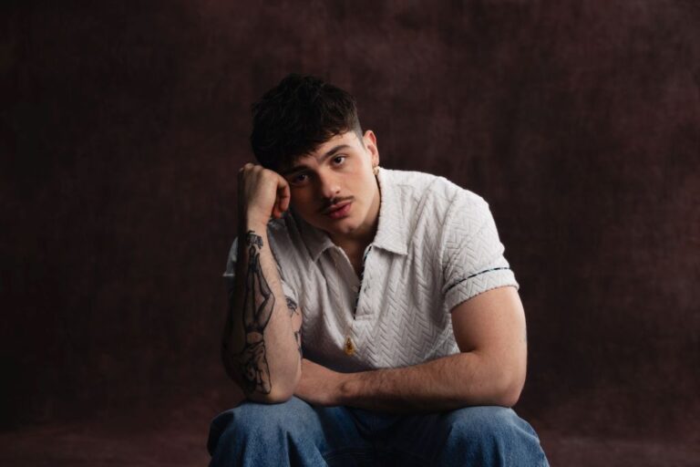 Dopo il sold out, Olly raddoppia il suo concerto all’ippodromo di Milano