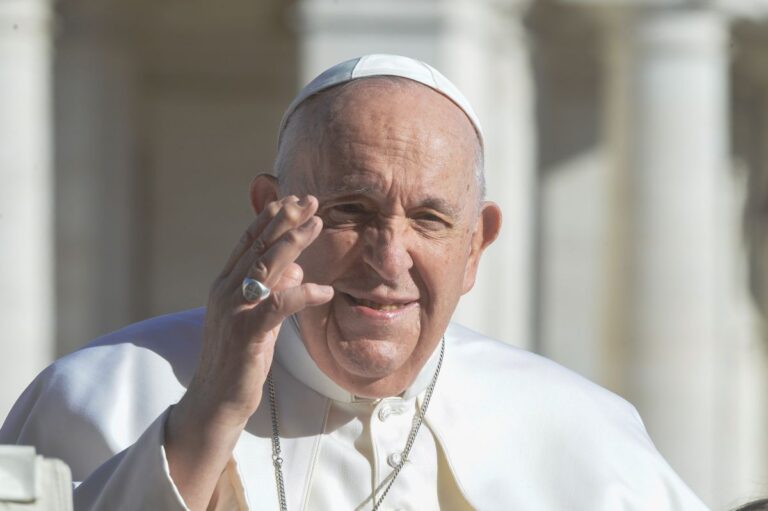 Papa Francesco, due episodi di insufficienza respiratoria acuta