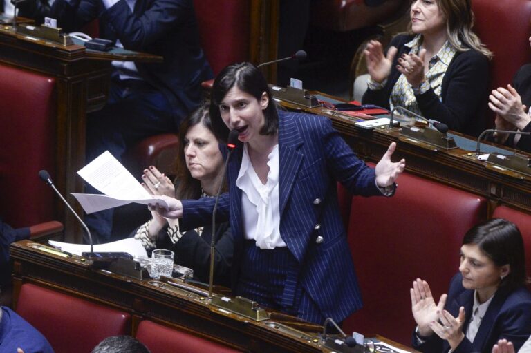 Schlein “Il Governo è diviso e gli italiani non arrivano a fine mese”
