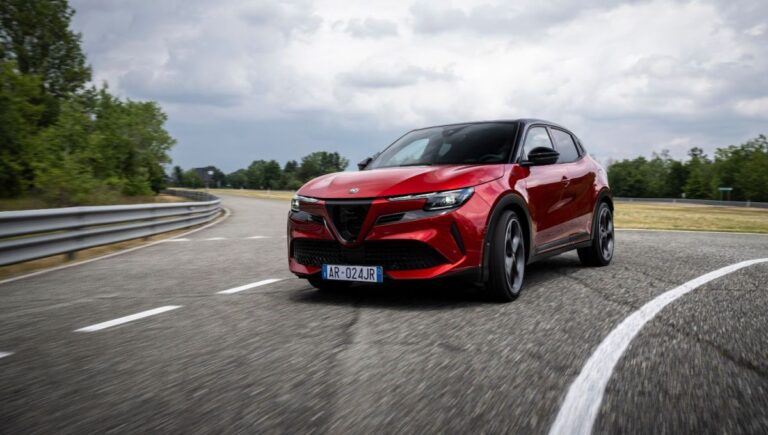 Alfa Romeo consolida la sua crescita anche a febbraio, successo trainato da Junior