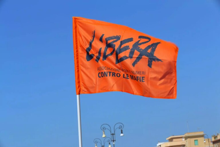 Libera compie 30 anni, numero speciale de lavialibera