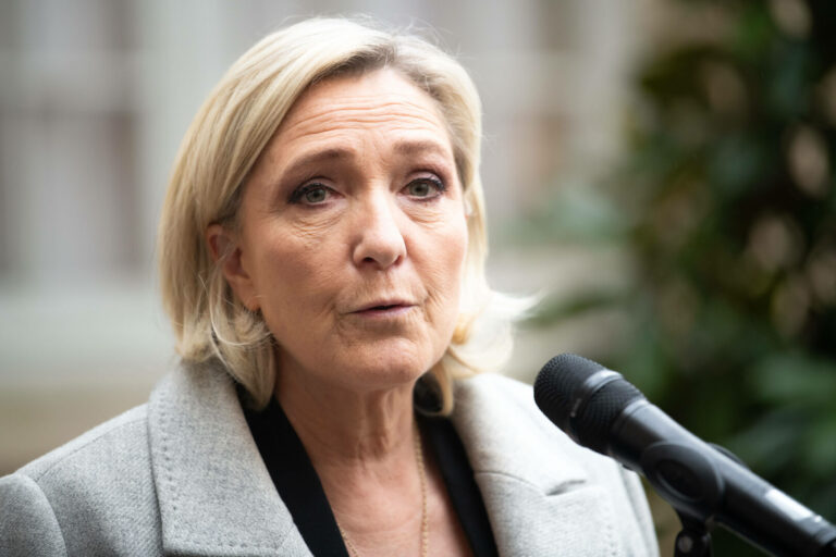 Francia, Marine Le Pen dichiarata colpevole di appropriazione indebita di fondi pubblici