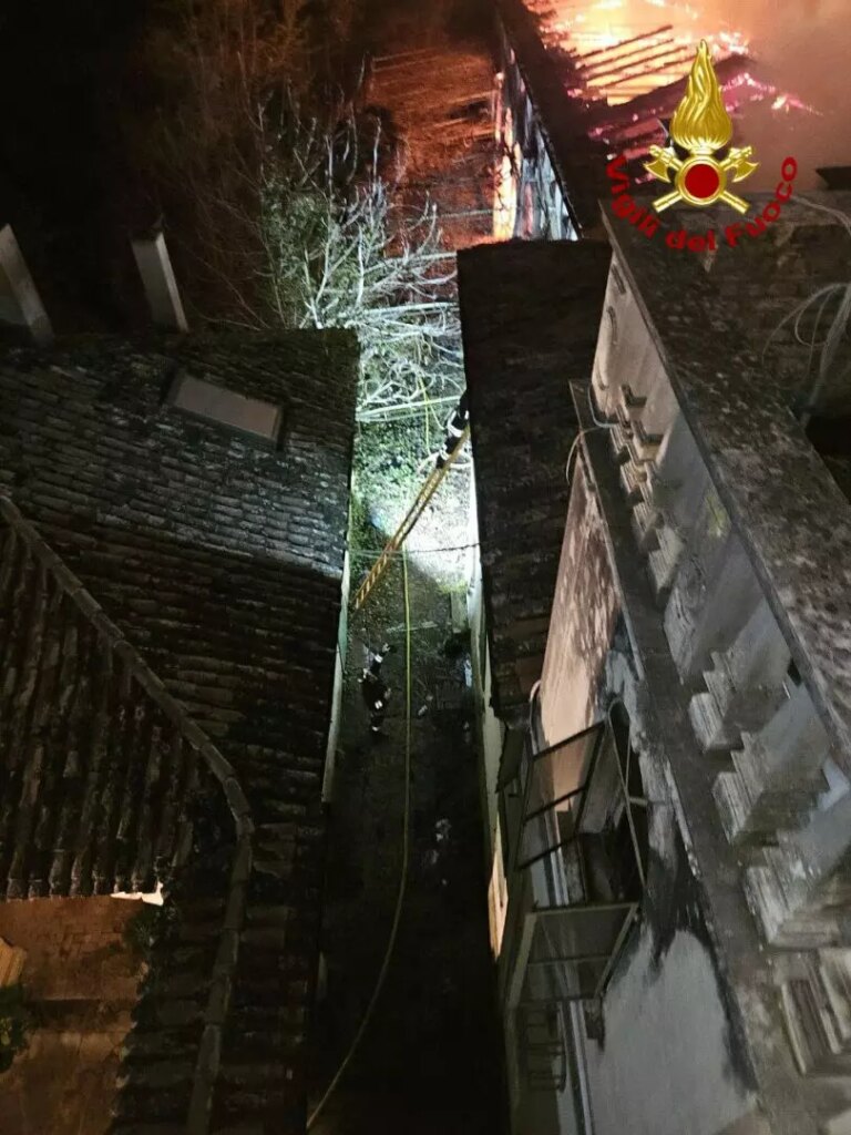 Va in fiamme Villa Angelica a Villorba, non si registrano danni a persone