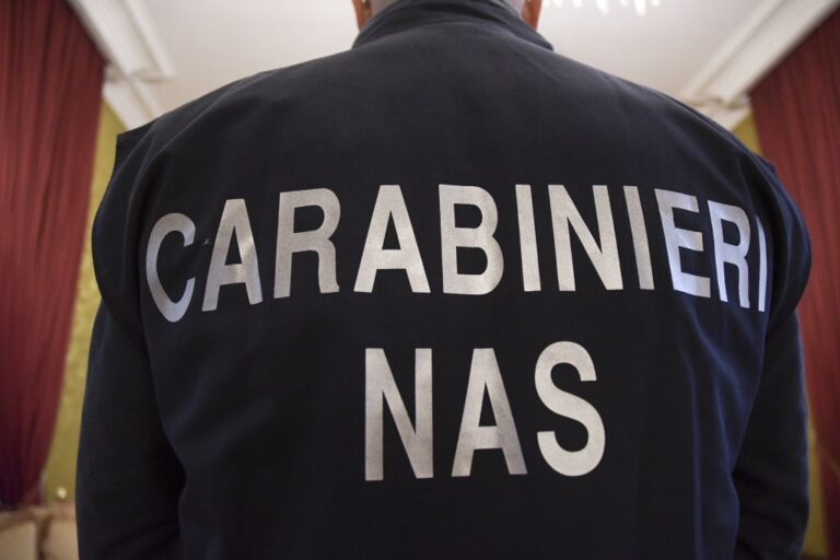 Controlli Nas su prodotti pasquali, chiuse due attività a Reggio Calabria