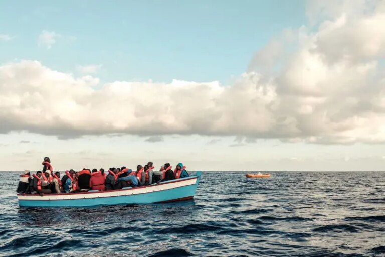 Imbarcazione naufragata sulle coste libiche, morti undici migranti
