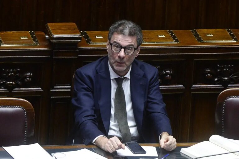 Difesa, Giorgetti “Spese al 2% del Pil già quest’anno”