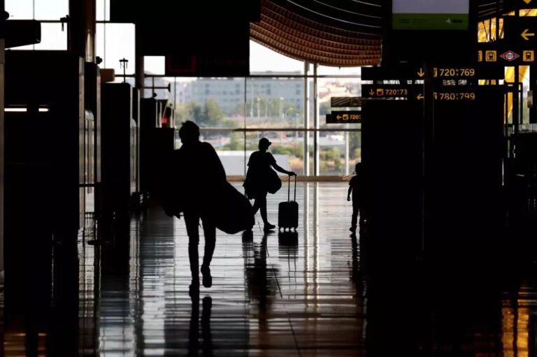 Un blackout colpisce la Spagna, disagi anche in Portogallo e Francia. Sanchez “Nessuna ipotesi esclusa”