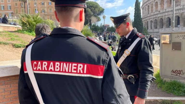 Controlli dei Carabinieri contro furti e borseggi a Roma, 15 arresti