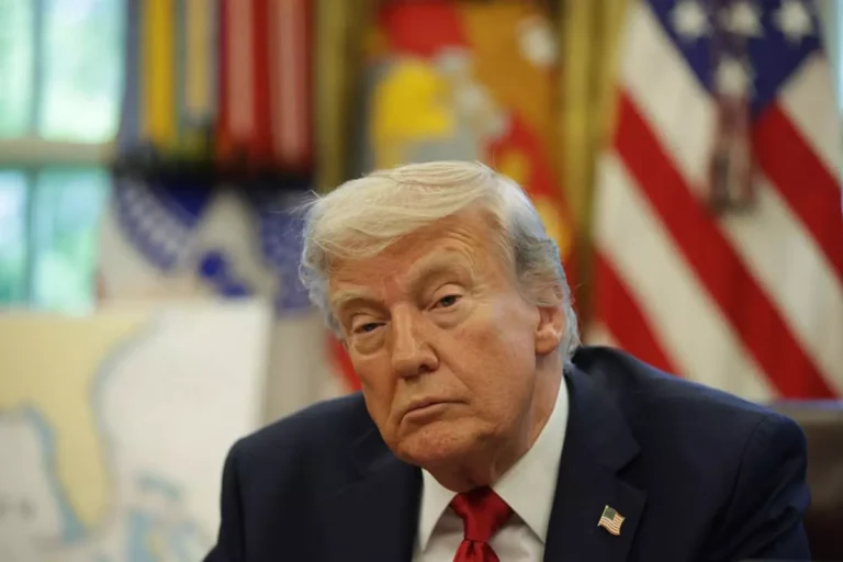 Trump “Abbiamo raggiunto un accordo con l’India sui dazi. Bezos? Ha fatto la cosa giusta”