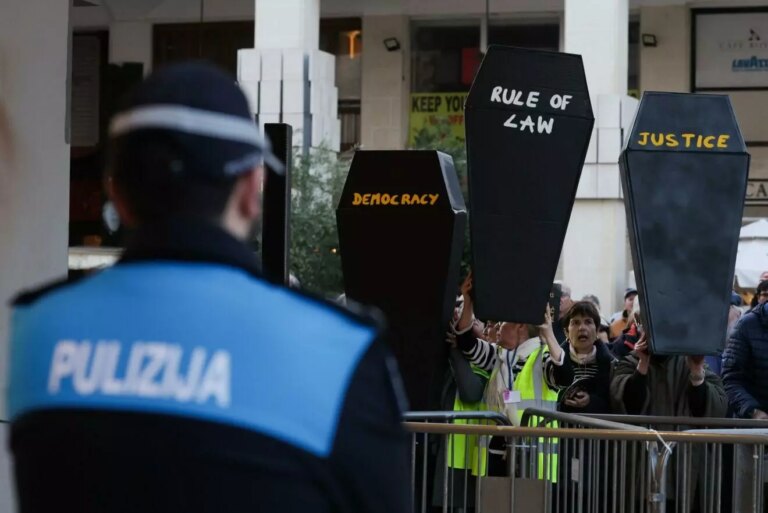 Malta, le riforme alle inchieste giudiziarie superano il voto finale tra le proteste contro il governo