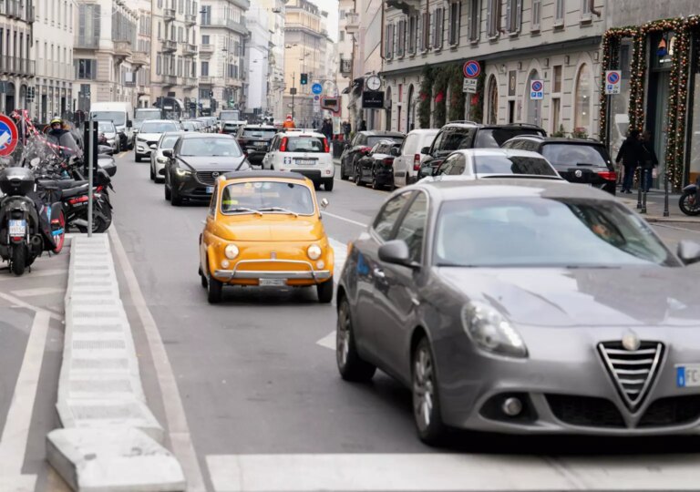 Automotive, Unrae “Vendite in aumento, ma i dazi preoccupano”