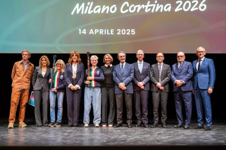 Milano Cortina 2026, presentate le torce olimpiche e paralimpiche