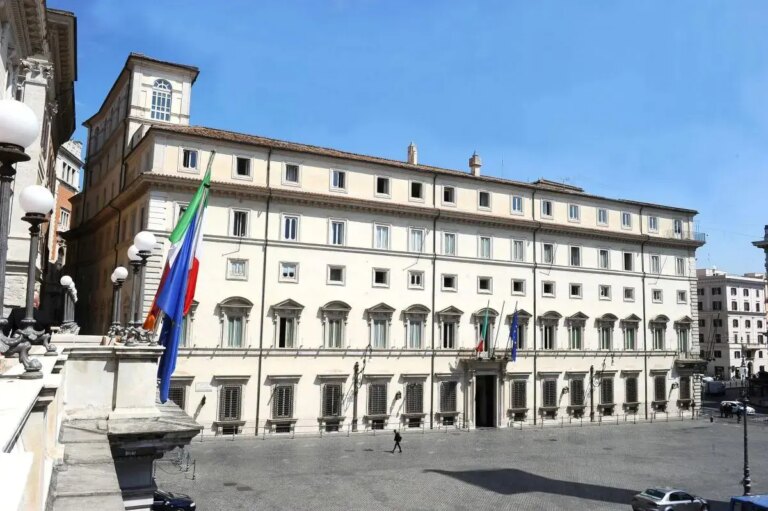 Cdm scioglie i Comuni di Caserta, Aprilia, Badolato e Casabona