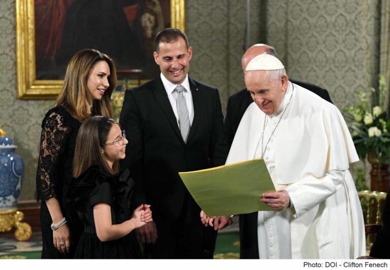 Papa Francesco, l’omaggio dei leader politici e religiosi di Malta “Pastore di pace”