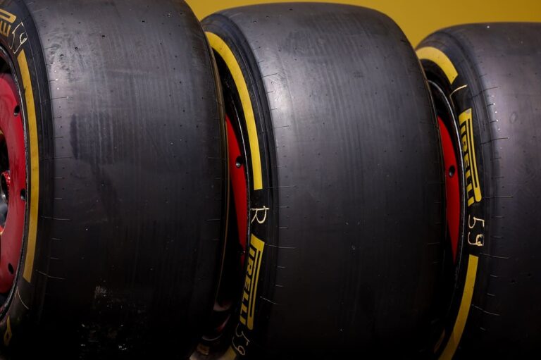 Gp Bahrain, tutte e tre le mescole Pirelli in gioco per la gara