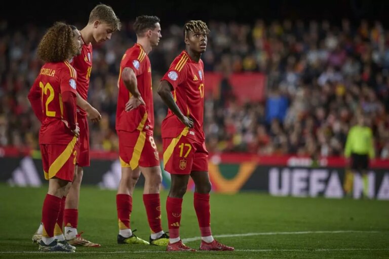 Ranking Fifa, la Spagna scavalca la Francia. Argentina sempre in vetta, Italia stabile al nono posto