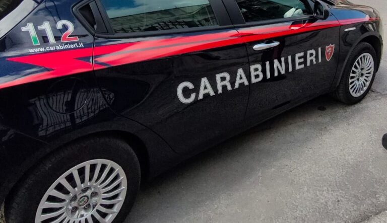 Torre Annunziata, 91enne tenta di assassinare la moglie a martellate e poi si suicida