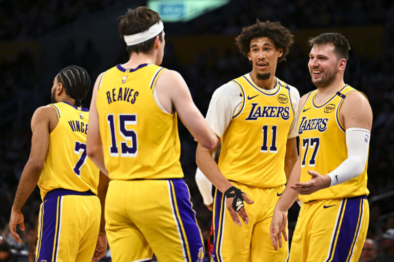 Successi per Lakers e Nuggets, Doncic e Jokic trascinano nella notte Nba