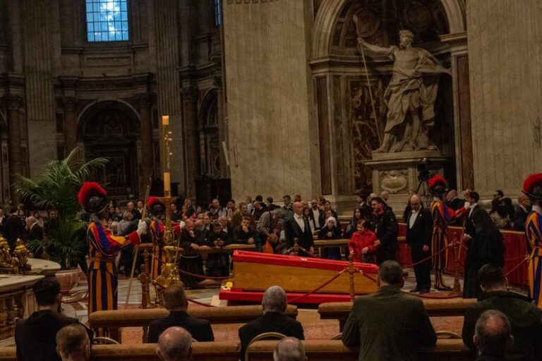 Papa Francesco, oltre 128mila fedeli per l’ultimo saluto