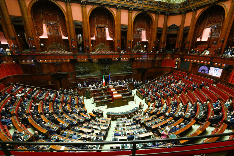 Il Parlamento ricorda Papa Francesco “Uomo di pace e speranza”