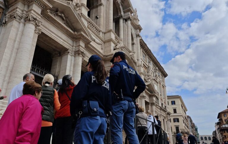 In 70mila a Santa Maria Maggiore per omaggiare Papa Francesco