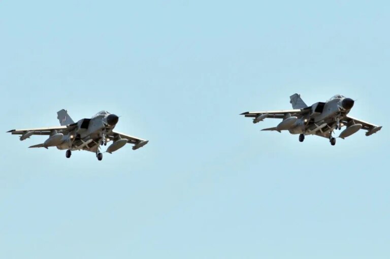 Droni russi sorvolano lo spazio aereo della Nato, intervengono due caccia italiani