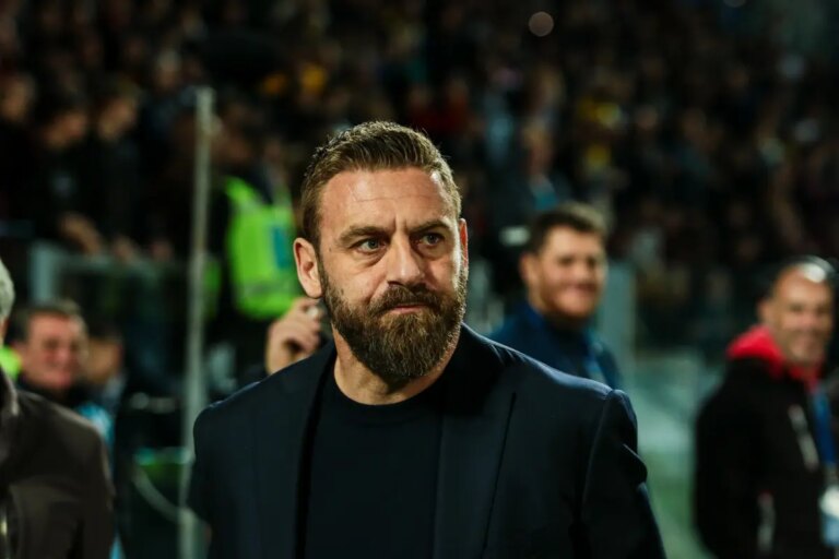 De Rossi “Un orgoglio allenare la Roma, traumatico lasciarla”