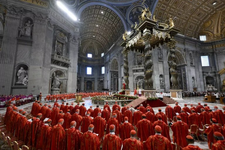 Secondo giorno di Conclave, previste 4 votazioni