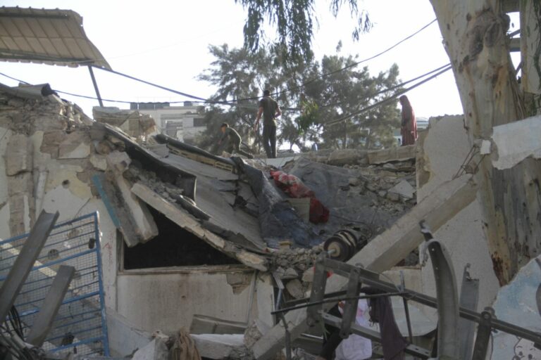 Nuovi raid israeliani nella Striscia di Gaza, almeno 54 morti