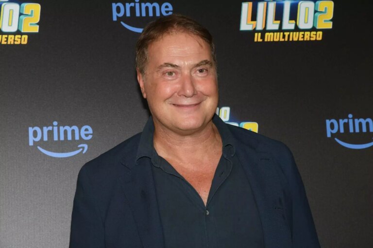 Dalla tv al teatro e al cinema, Corrado Guzzanti compie 60 anni