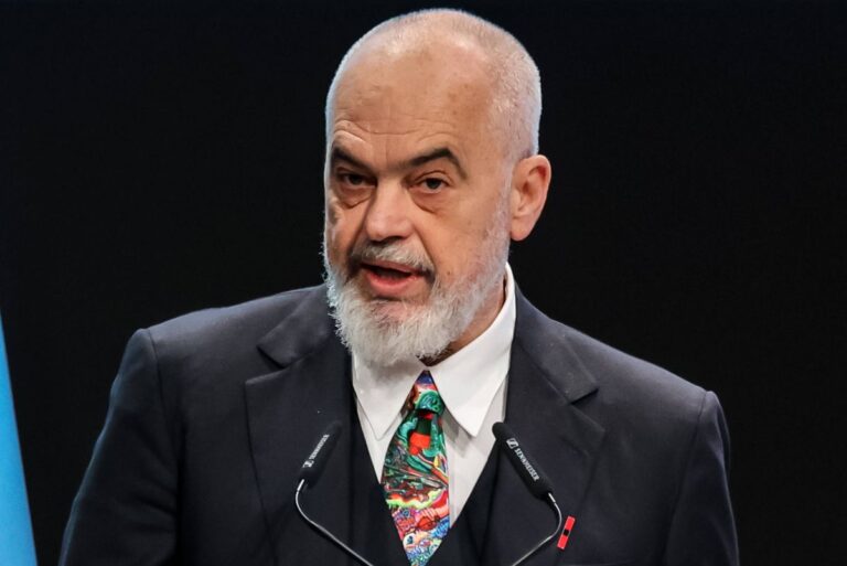 Exit poll, netta vittoria del premier Edi Rama in Albania