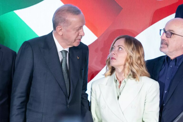 Meloni sente Erdogan “La Russia accetti il cessate il fuoco in Ucraina”