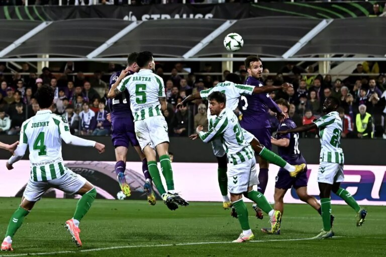 La Fiorentina dice addio alla finale di Conference, passa il Betis ai supplementari