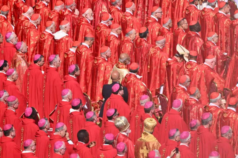 Domani al via il conclave per eleggere il nuovo Papa, ecco tutto quello che c’è da sapere