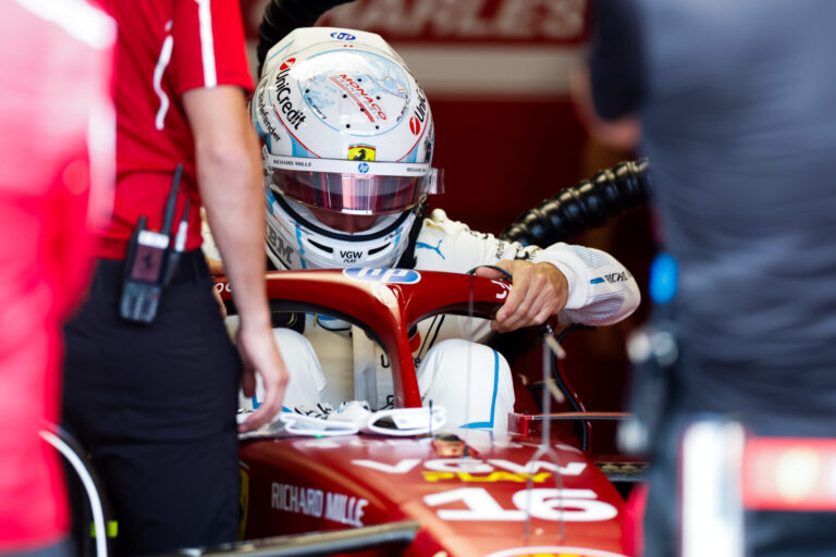 Leclerc domina il venerdì di Monaco davanti a Piastri e Hamilton