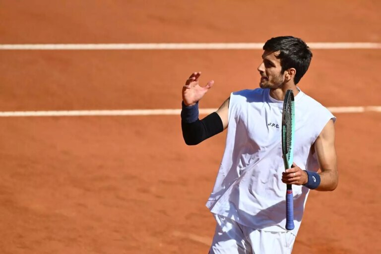 Musetti si arrende ad Alcaraz in semifinale agli Internazionali, in serata Sinner sfida Paul