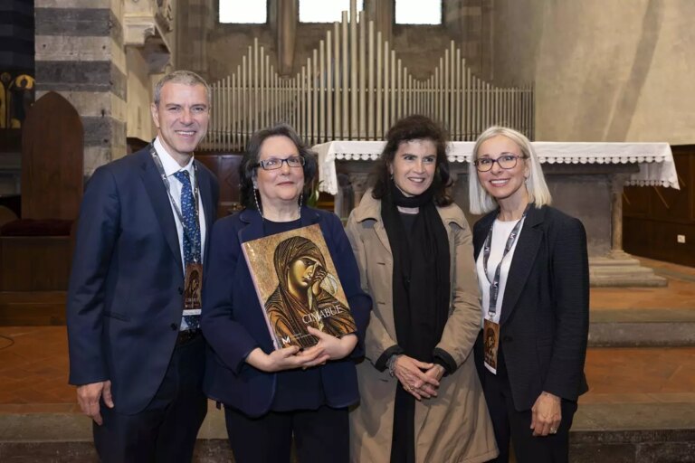 “Il sacro oltre la fede”, svelati i segreti del Volume d’Arte Menarini su Cimabue