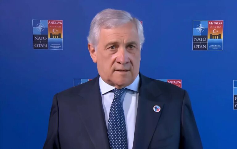 Tajani al vertice Nato “L’avevo detto che non mi fido di Putin. La Russia non vuole accelerare sulla pace”