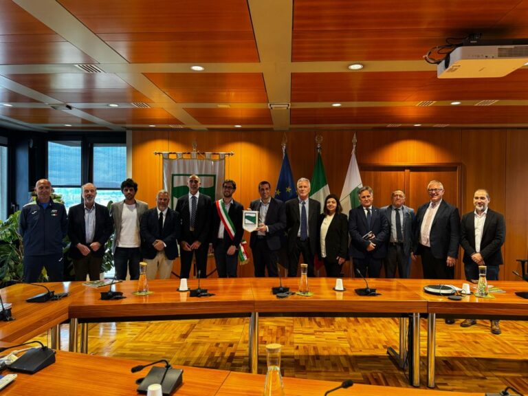 Arriva “Tennis in corsia”, sessioni di lezioni mensili per la salute dei piccoli pazienti
