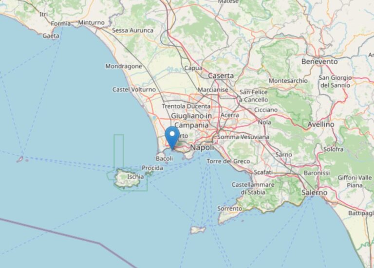 Scossa di terremoto di magnitudo 4.4 nei Campi Flegrei, avvertita a Napoli
