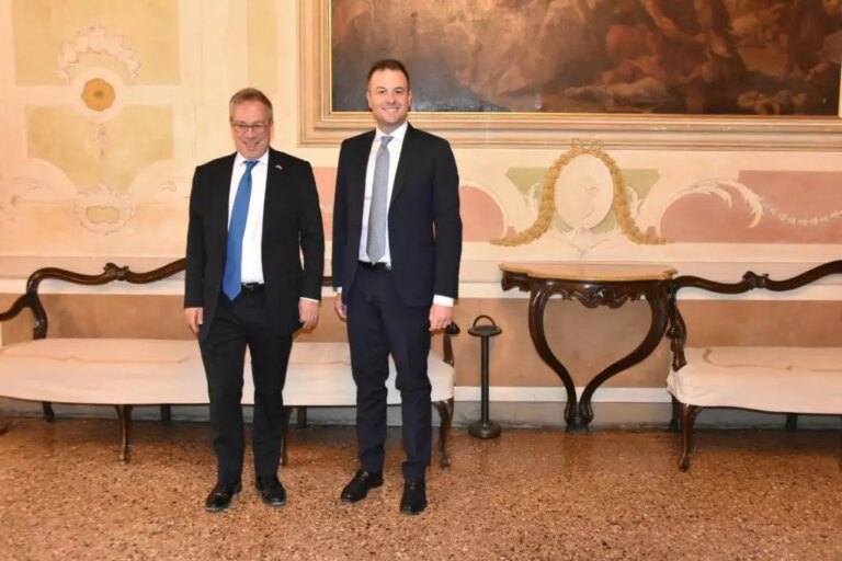 L’assessore Venturini incontra l’ambasciatore britannico Ed Llewellyn